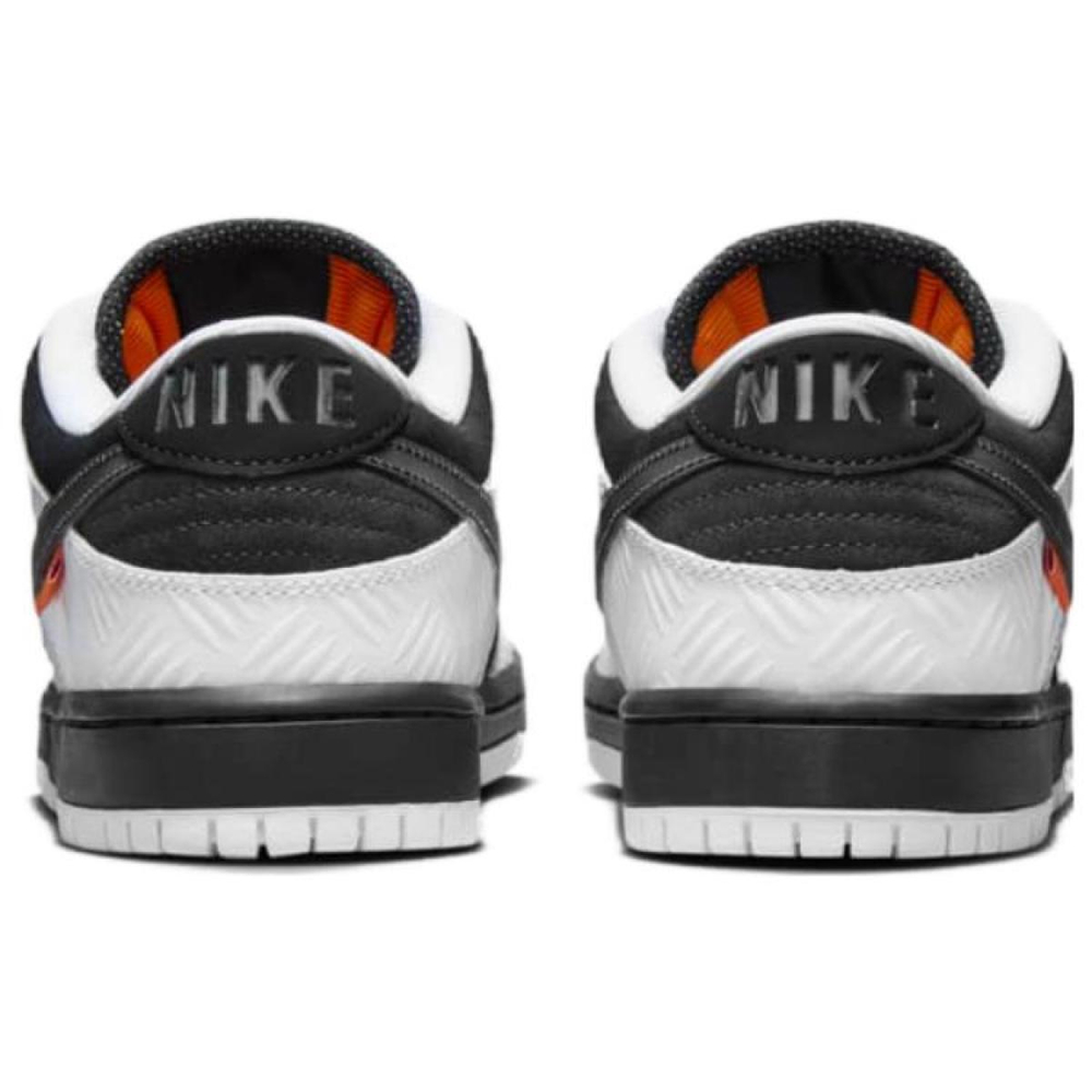 TIGHTBOOTH x Nike Dunk SB Pro "Black and White"