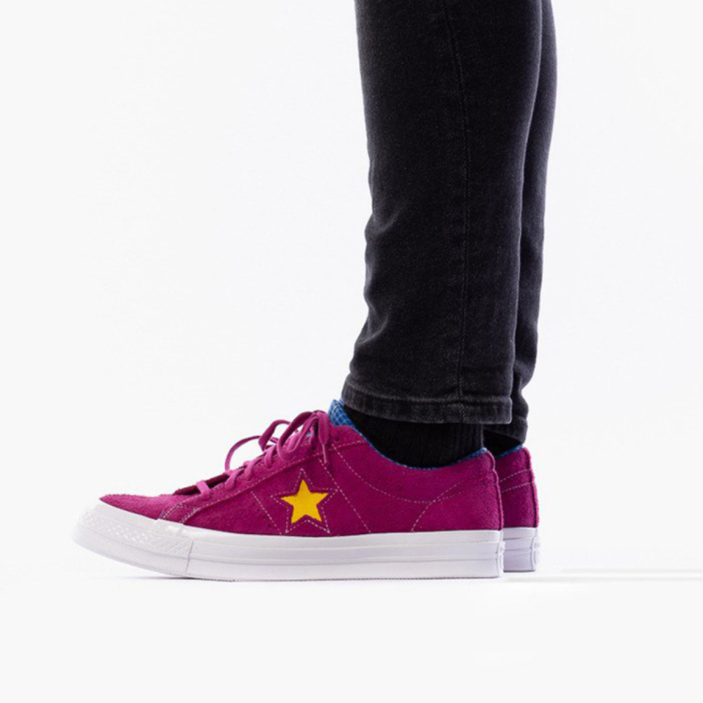 Converse One Star Low Top