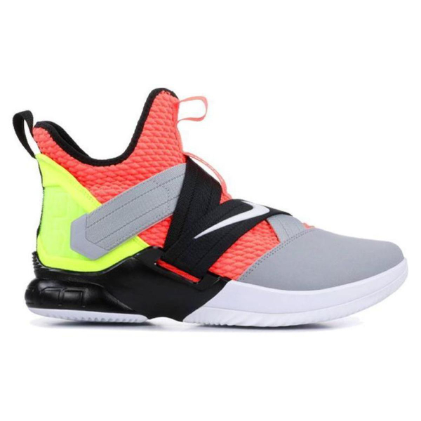 Nike zoom soldier 12
