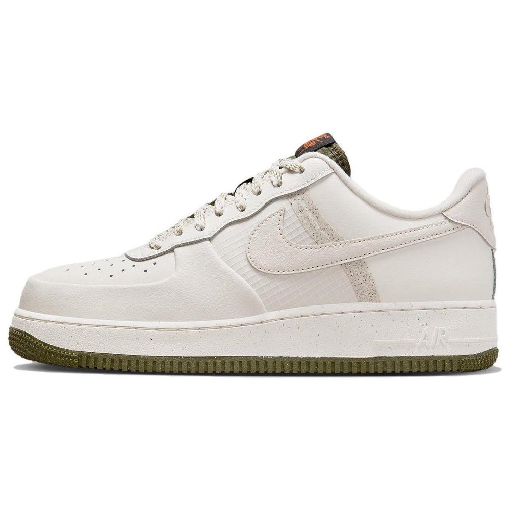 Nike Air Force 1 07 LV8
