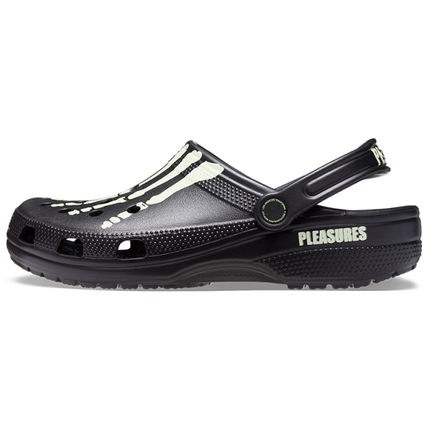 PLEASURES x Crocs