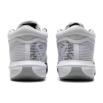 Nike Witness 8