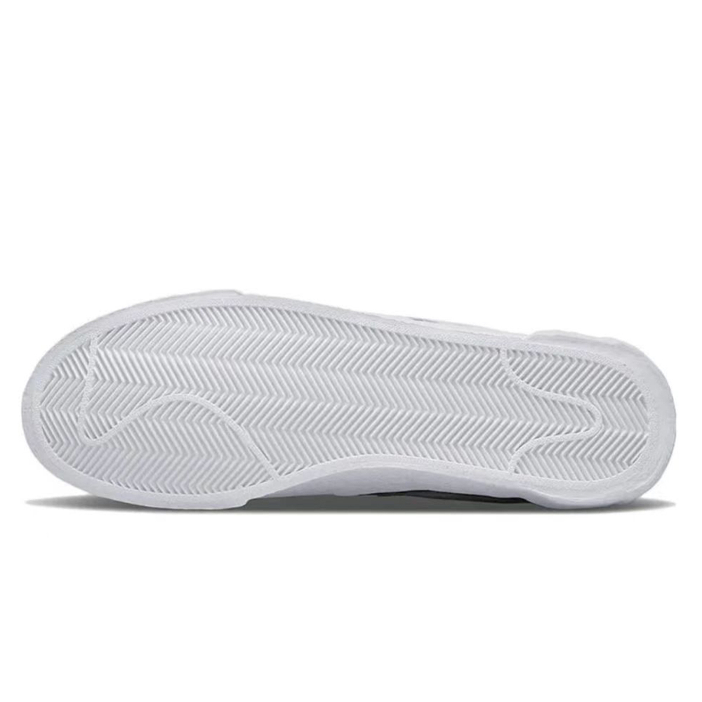 【 】 Nike Blazer Low