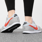 Nike MD Valiant