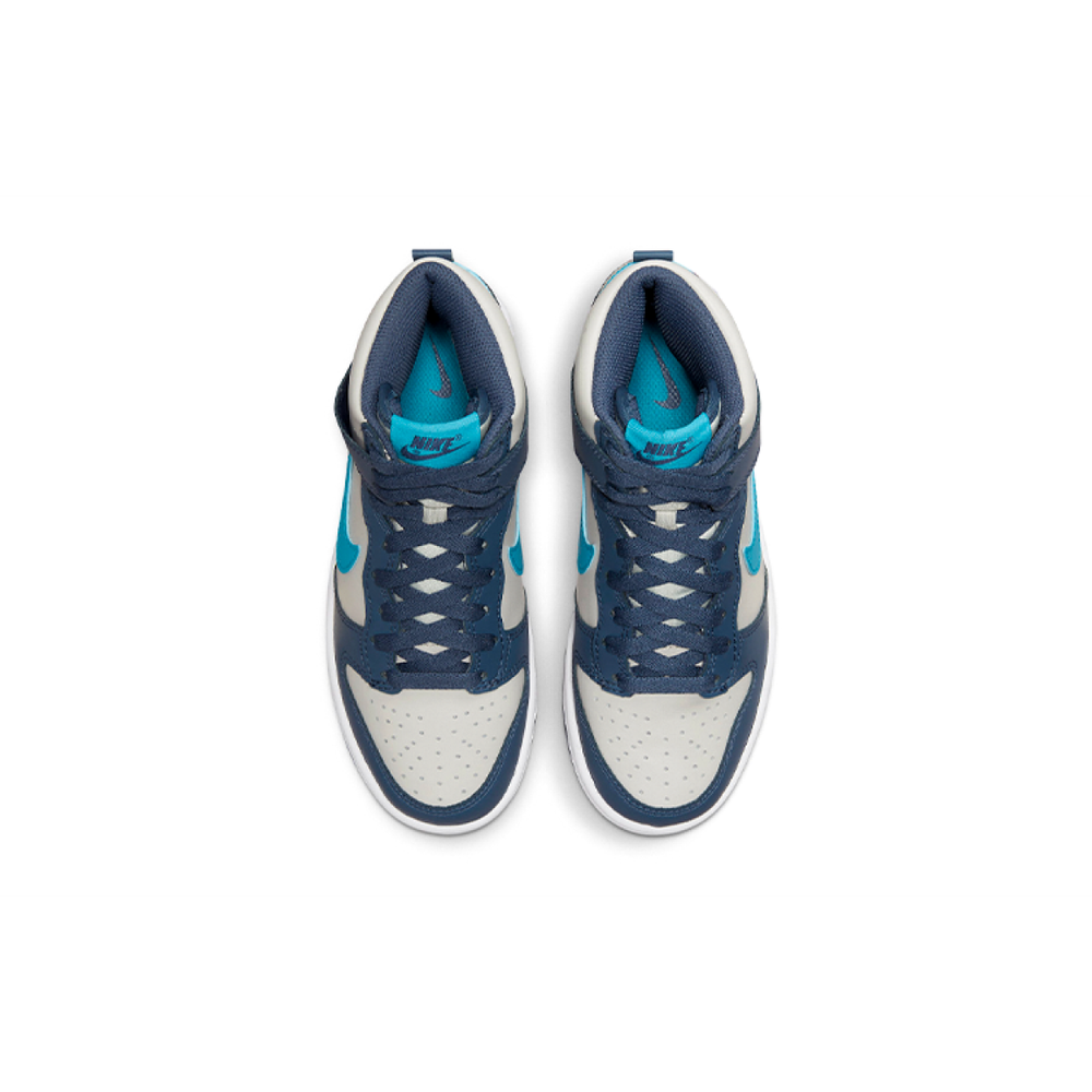 Nike Dunk High APPEARS IN BONE AND BLUES