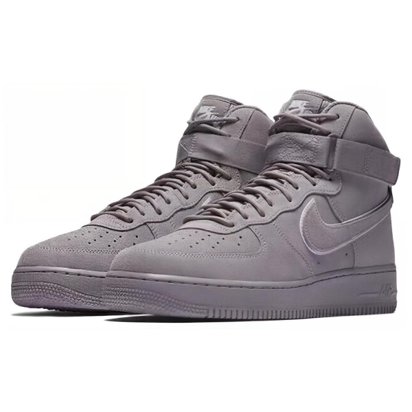 Nike Air Force 1 07 LV8