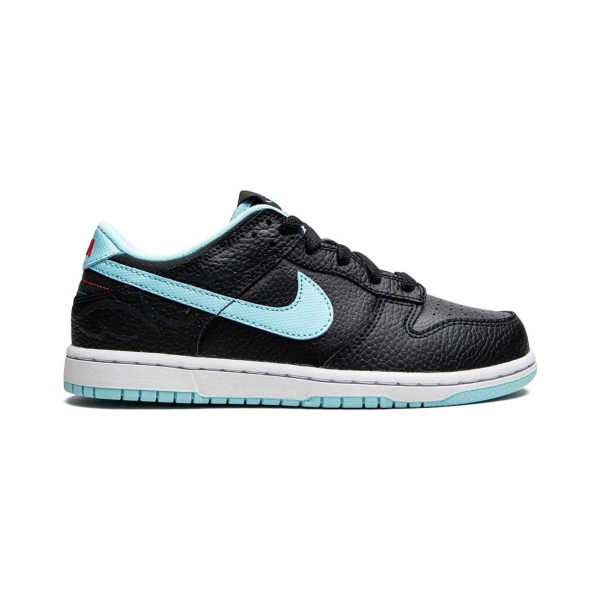 Nike Dunk Low SE "Barber Shop"