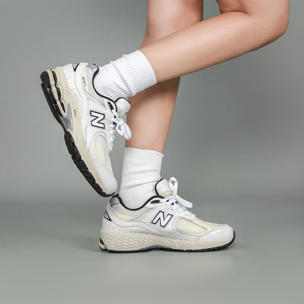 New Balance NB 2002R