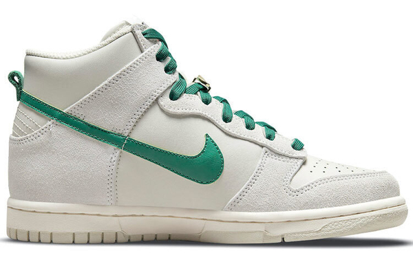 Nike Dunk SE "First Use"