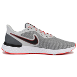 Nike REVOLUTION 5