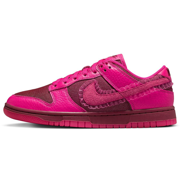 Nike Dunk "Valentine's Day"