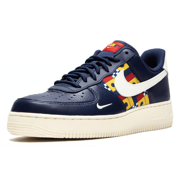 Nike Air Force 1 07 LV8