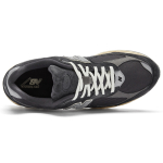 New Balance NB 2002R