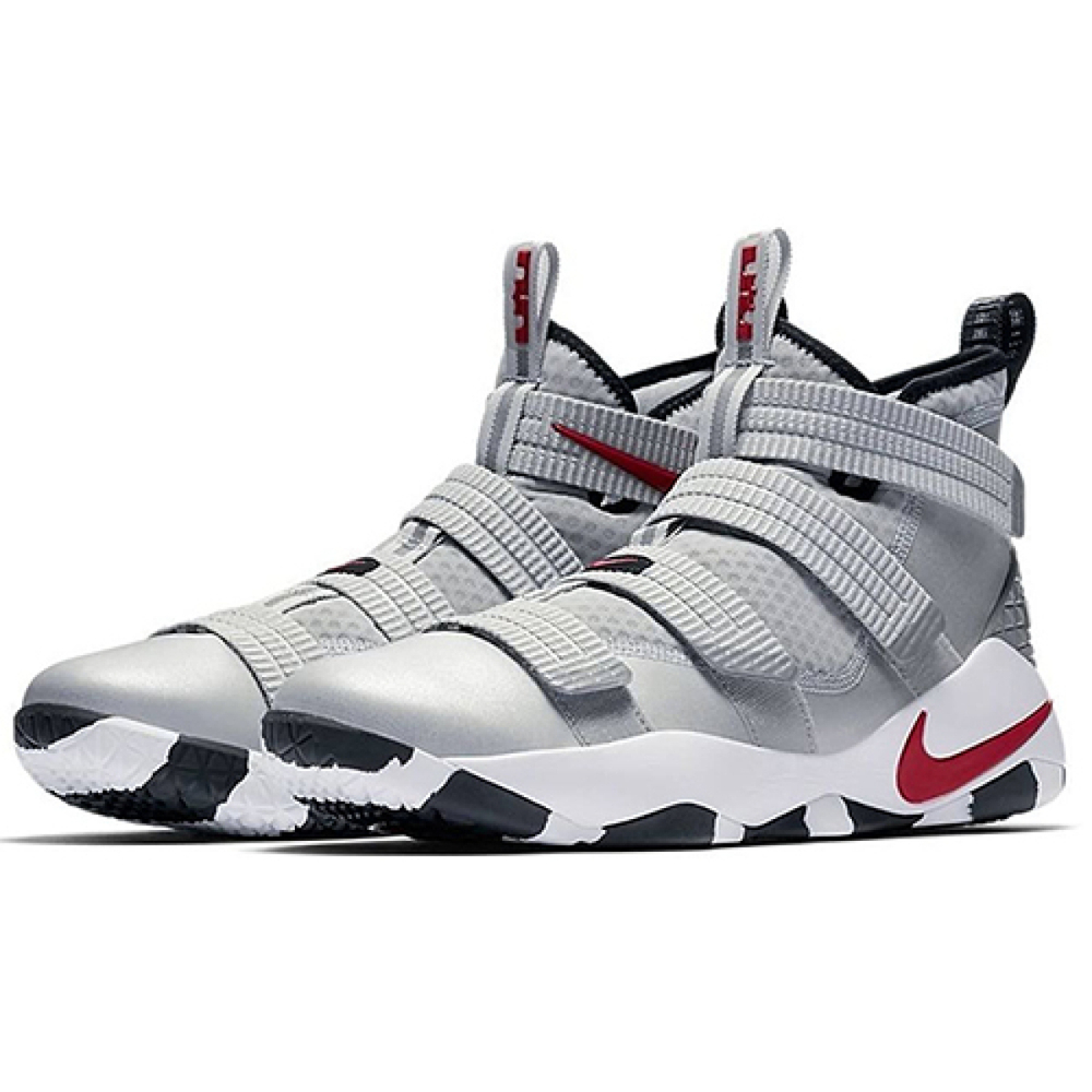 Nike zoom soldier 11 Silver Bullet
