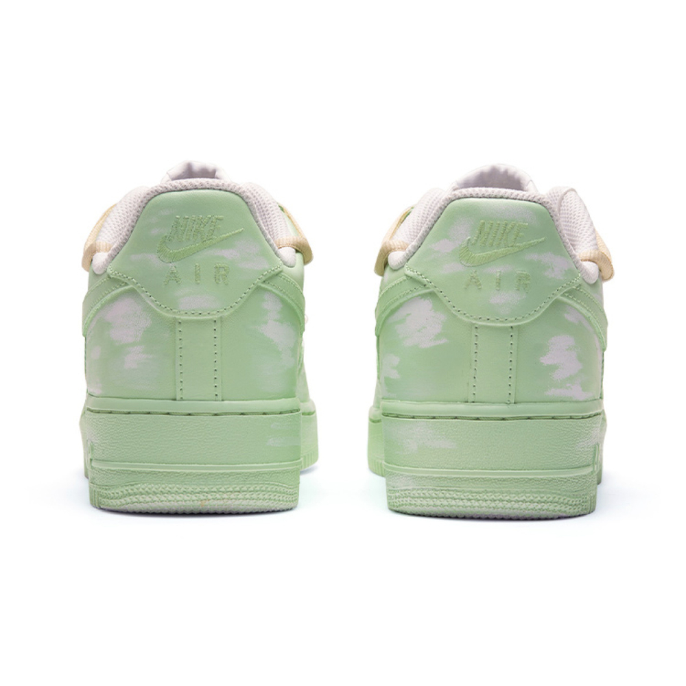 【 】 Nike Air Force 1 LE GS