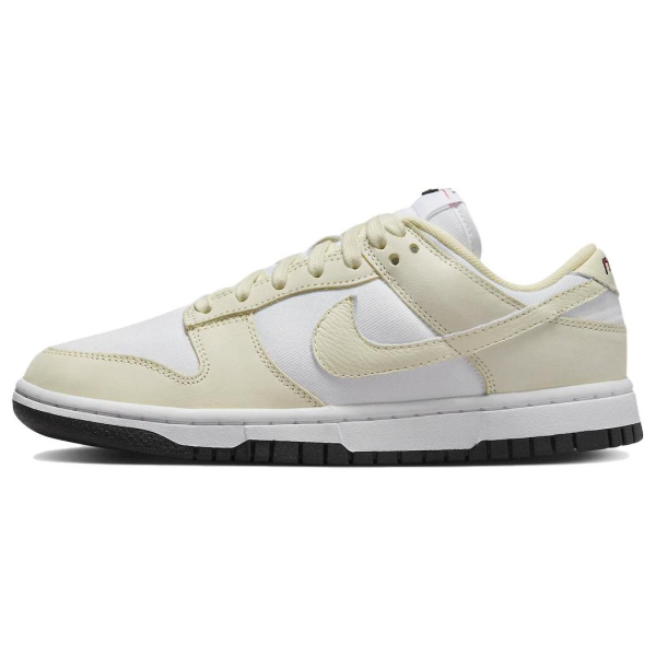 Nike Dunk "Coconut Milk"