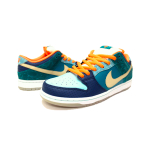 Nike Dunk SB MIA Skate Shop