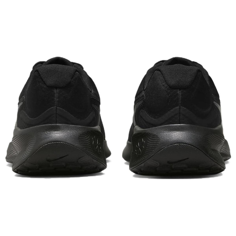 Nike REVOLUTION 7