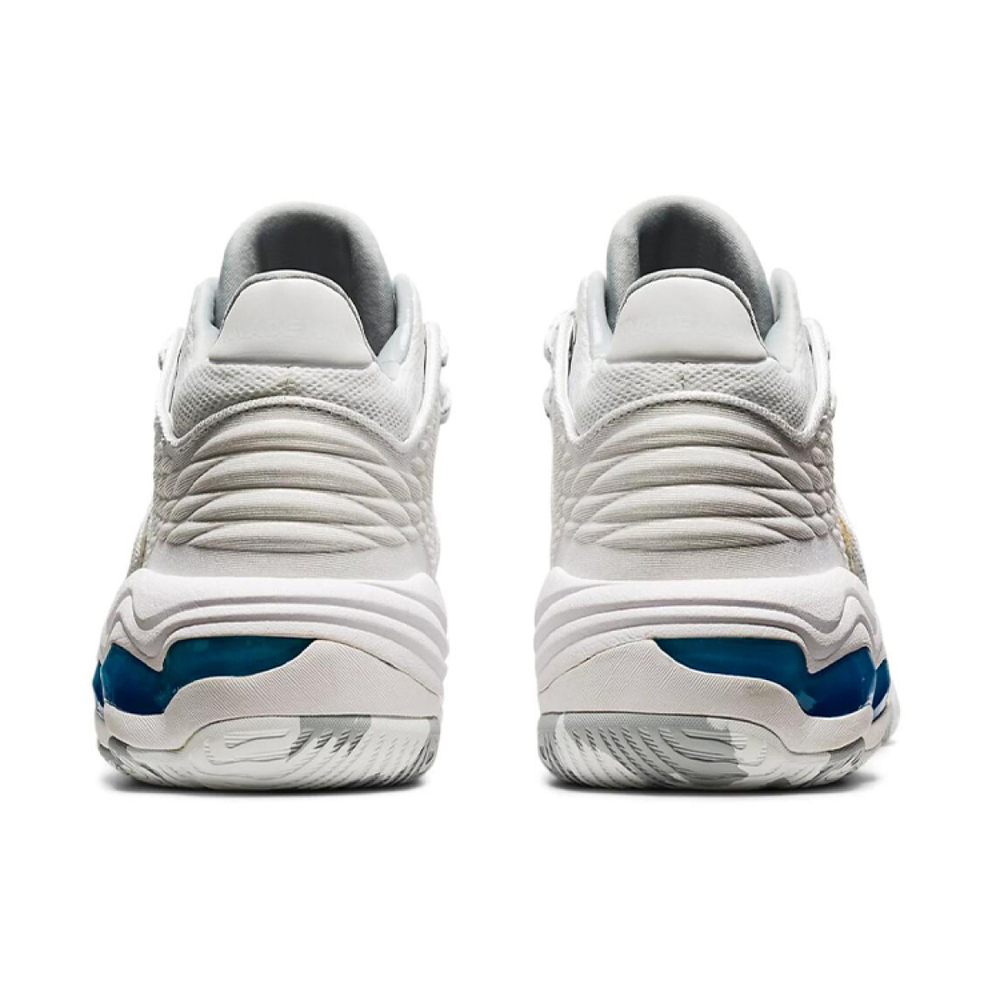 Asics Invade Nova