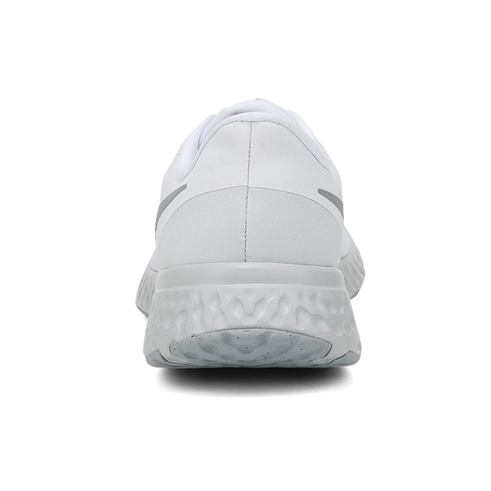 Nike REVOLUTION 5