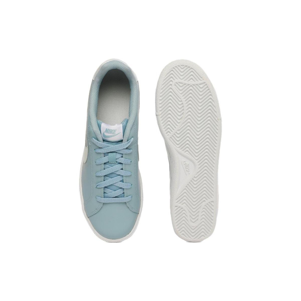 Nike Court Royale
