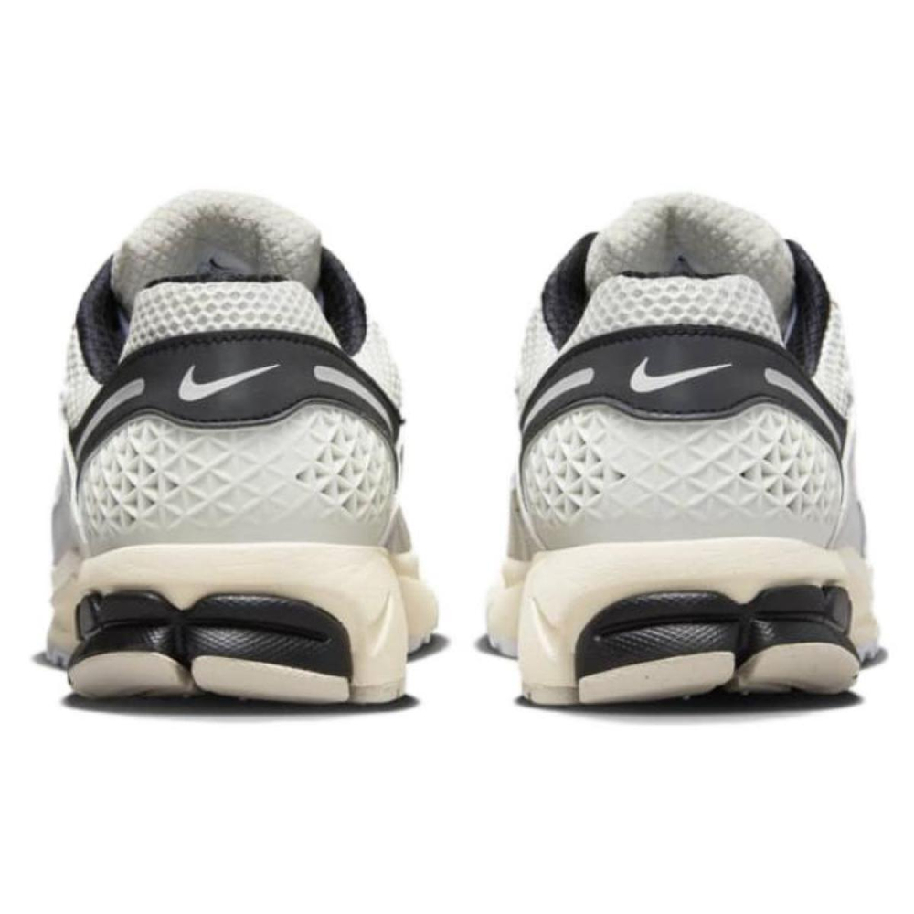 Nike Air Zoom Vomero 5