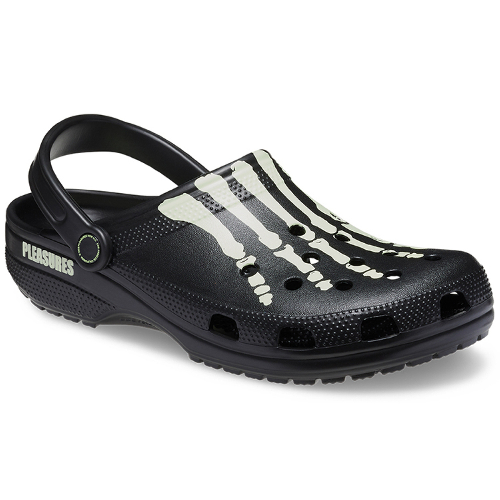 PLEASURES x Crocs