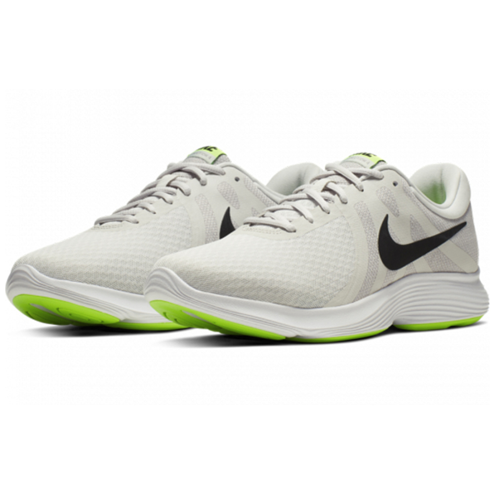 Nike REVOLUTION 4