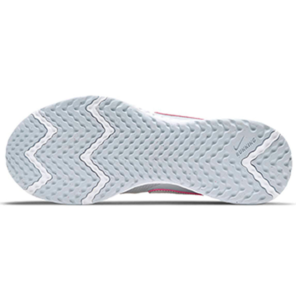 Nike REVOLUTION 5