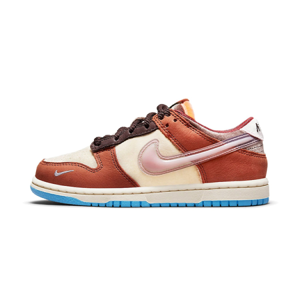 Social Status x Nike Dunk