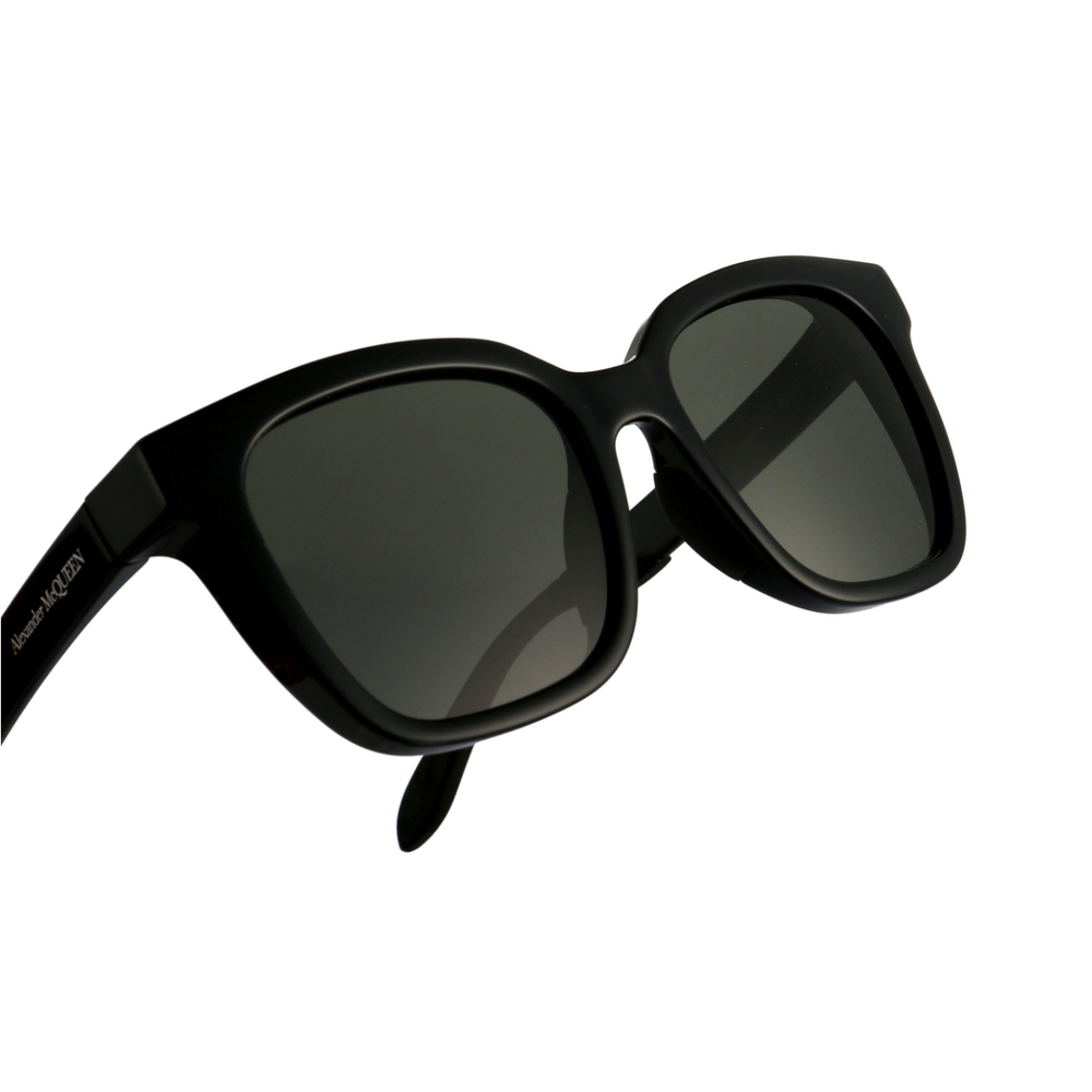 Alexander McQueen ·