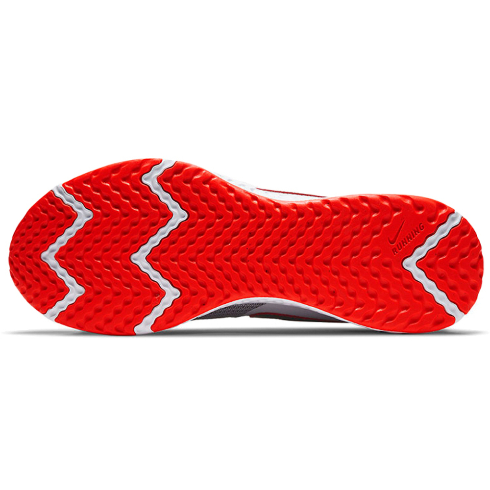Nike REVOLUTION 5