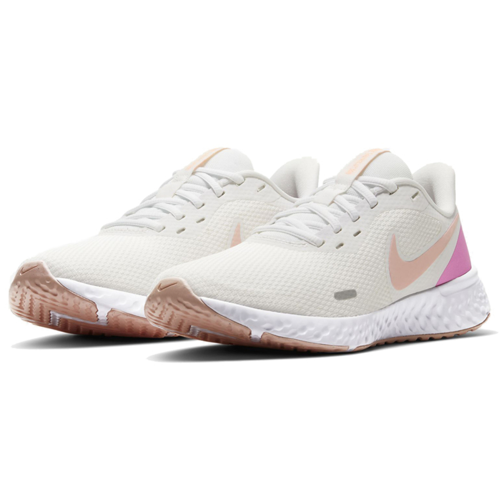 Nike REVOLUTION 5