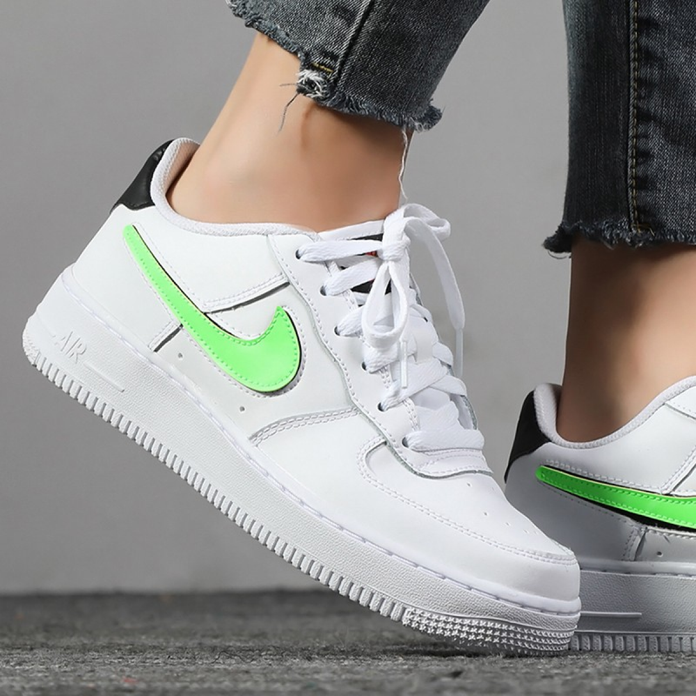 Nike Air Force 1 LV8 3