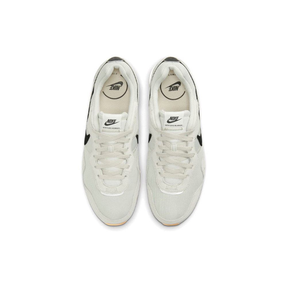 Nike Venture Runner