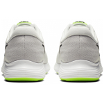 Nike REVOLUTION 4