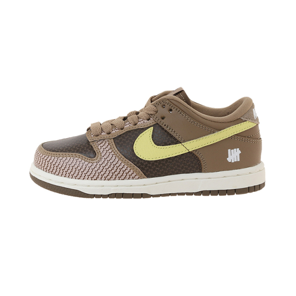 UNDEFEATED x Nike Dunk SP "Inside Out"