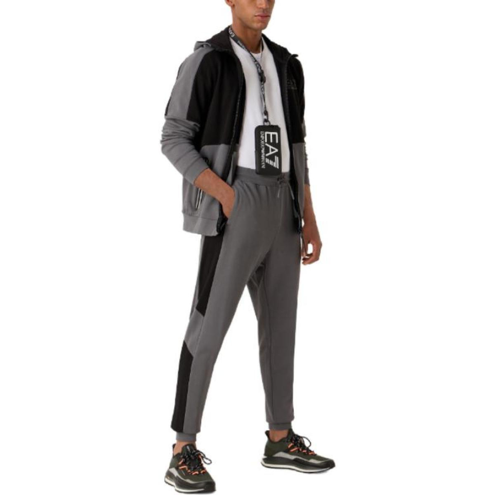 EMPORIO ARMANI FW23 EA7 Logo