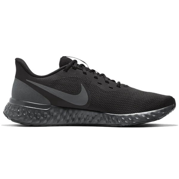 Nike REVOLUTION 5