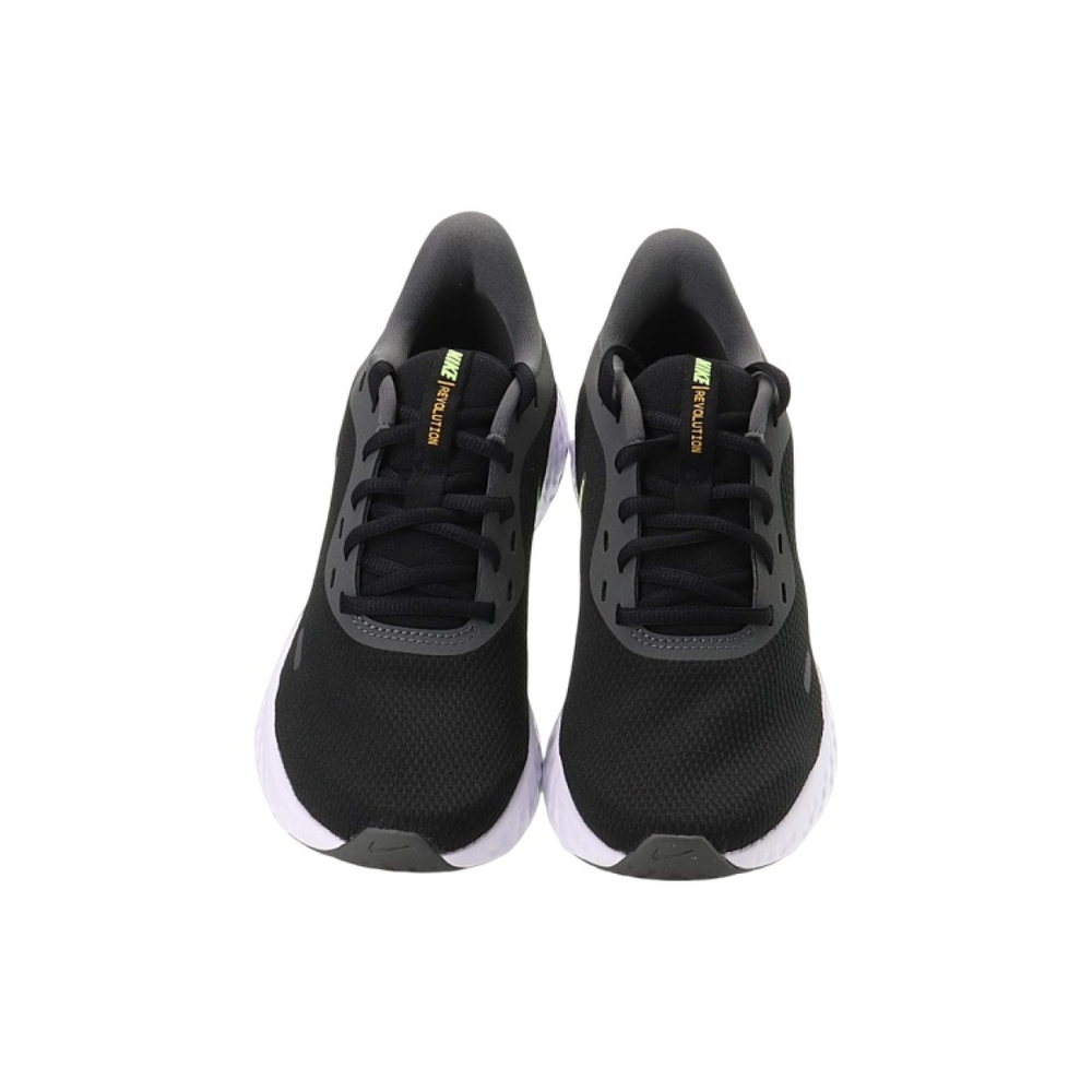 Nike REVOLUTION 5