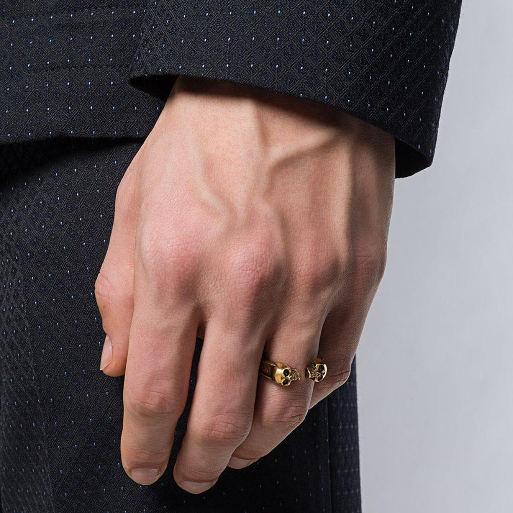 Alexander McQueen · Logo