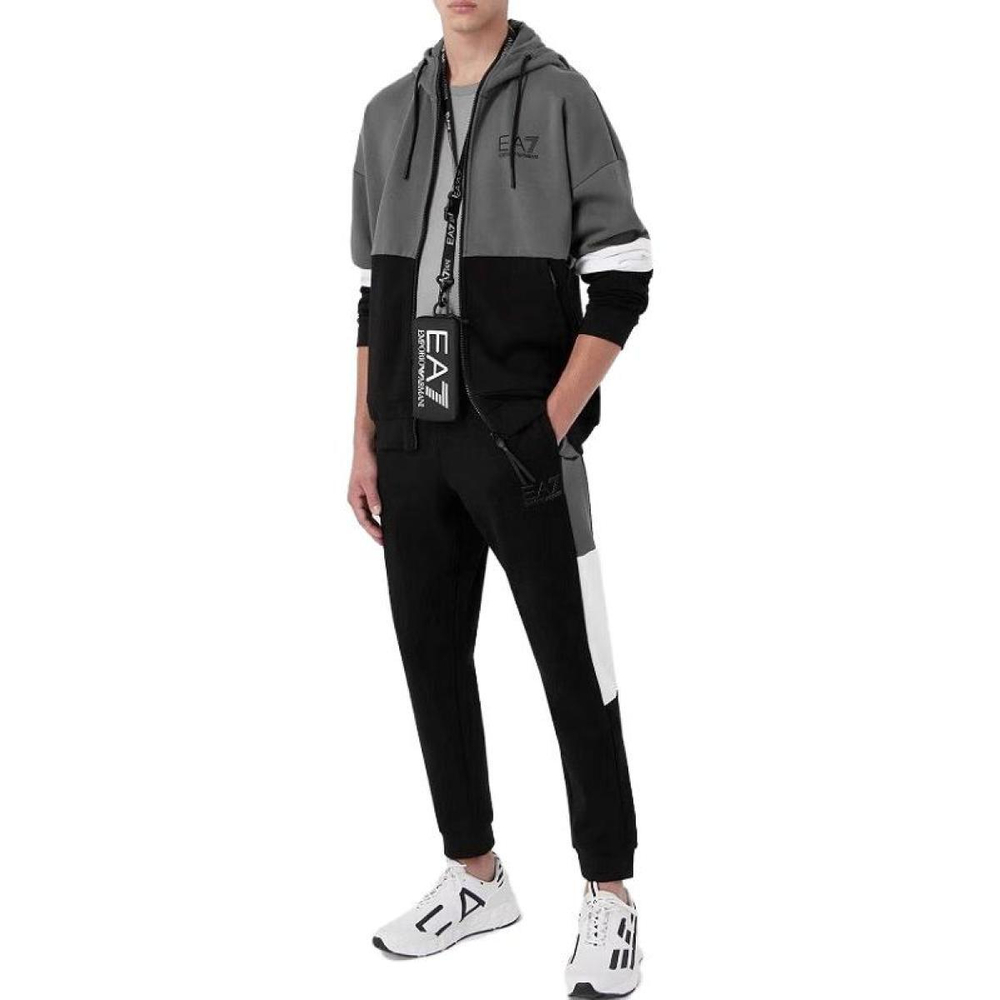 EMPORIO ARMANI EA7 Logo