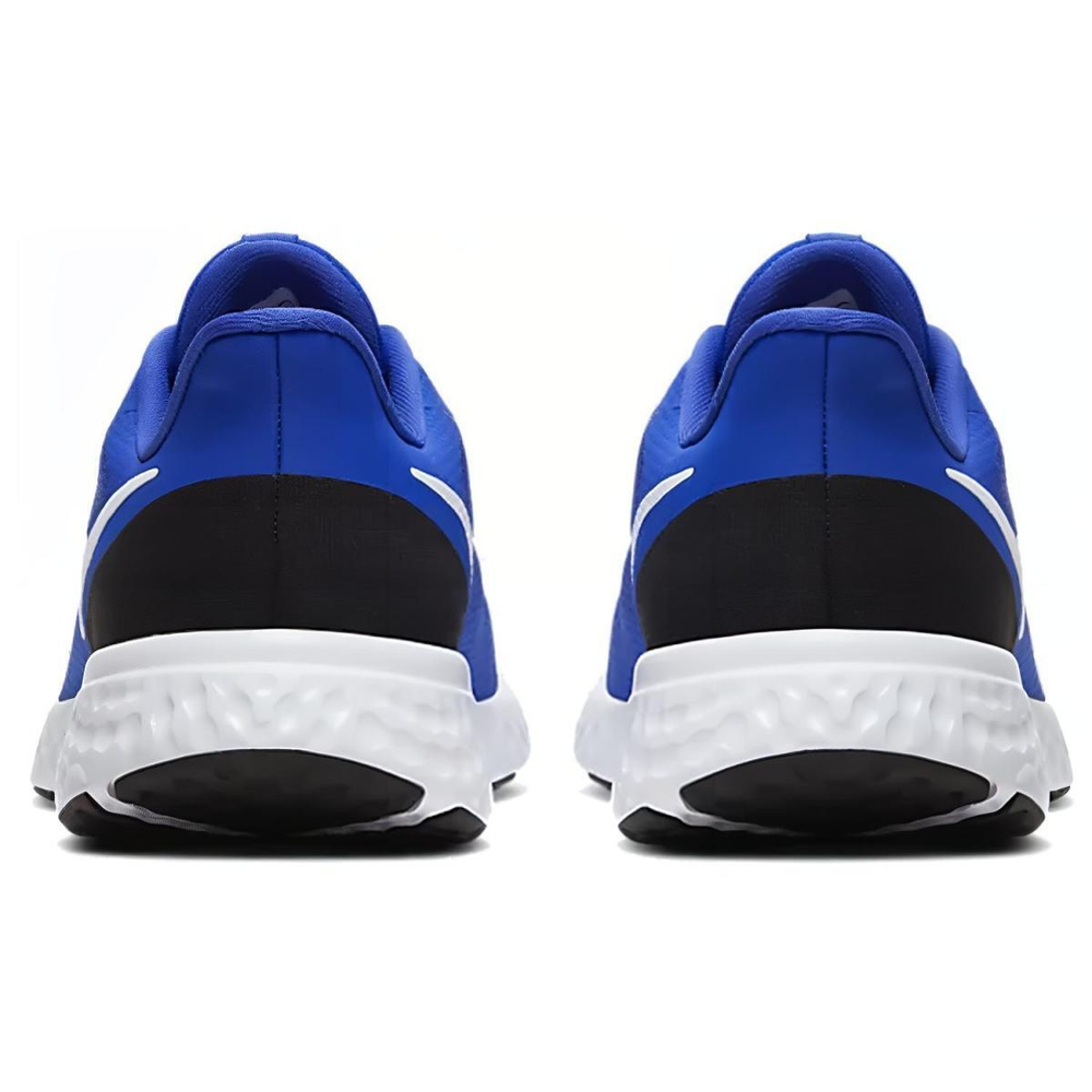 Nike REVOLUTION 6