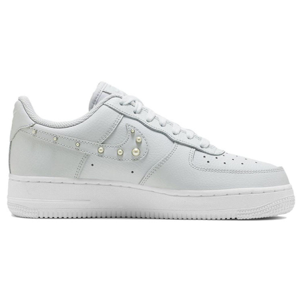 Nike Air Force 1 07 se trnd