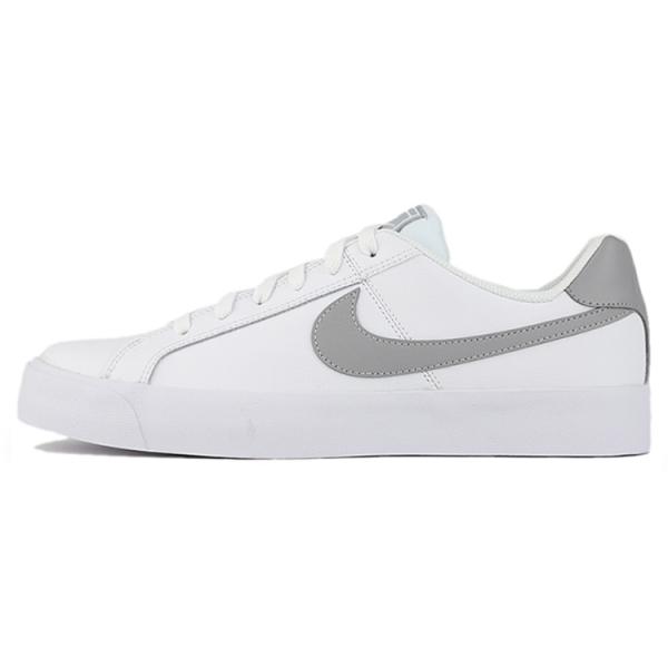 Nike Court Royale