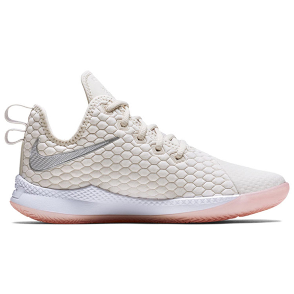 Nike Witness 3
