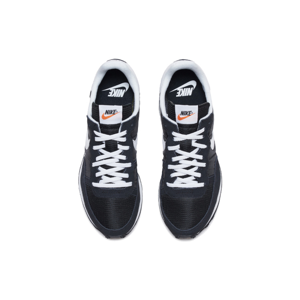Nike Challenger