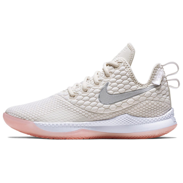 Nike Witness 3