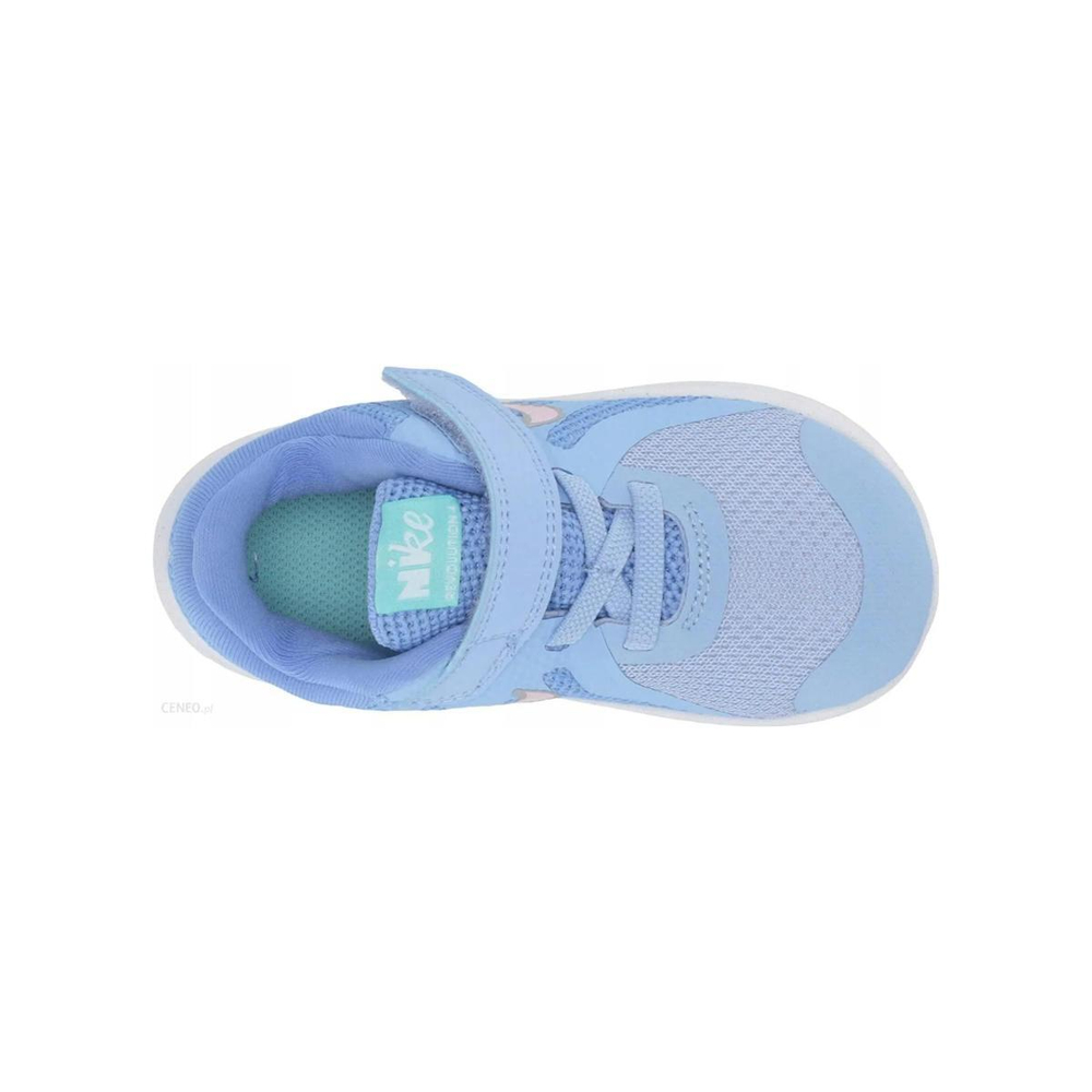 Nike REVOLUTION 4
