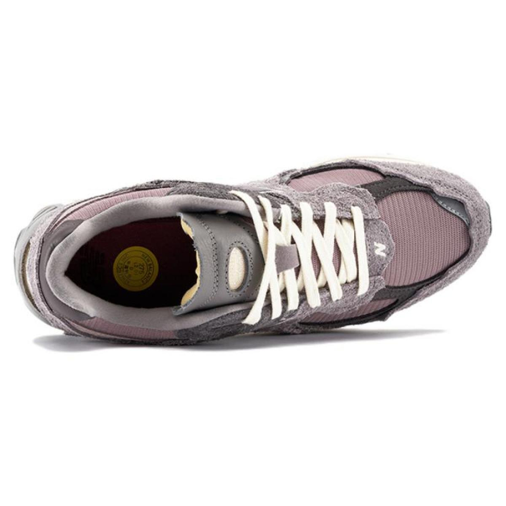 New Balance NB 2002R